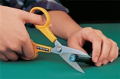 Tesoura Olfa Stainless Steel Serrated 127 mm